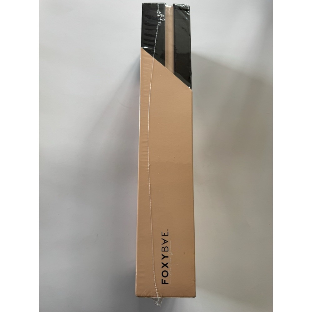 FOXYBAE Trés Sleek Flat Iron Titanium Plates 450°F Digital Auto Shut-Off - Picture 13 of 14
